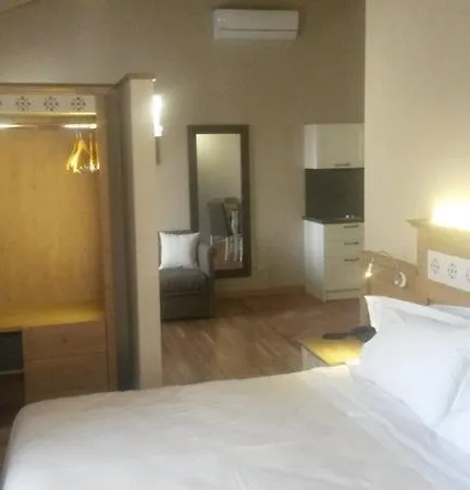 Hotel Sesmones Lodi