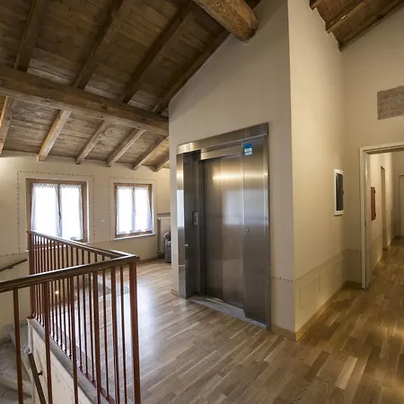 Hotel Sesmones Lodi